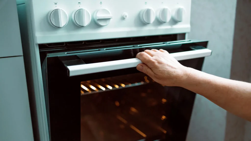 چرا برخی فرها در دمای یکسان خروجی متفاوت دارند؟ تحلیل مهندسی پخت