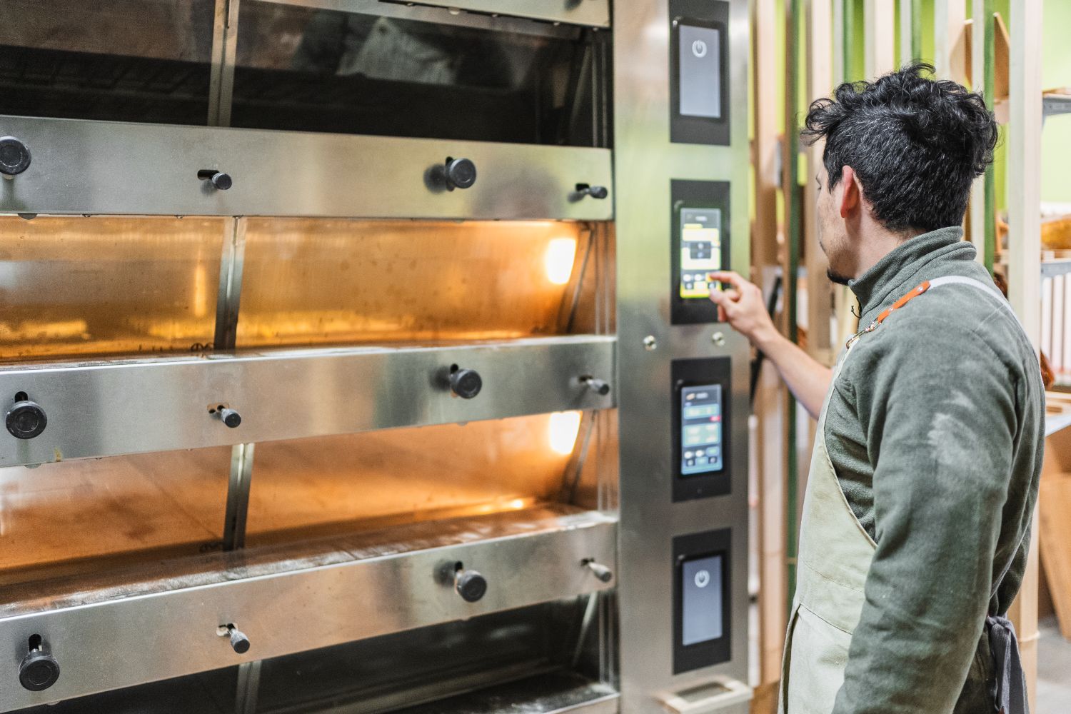 نقش زمان ماند محصول در فر بر یکنواختی پخت در خطوط صنعتی